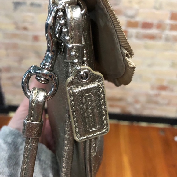Gold Coach wristlet clutch - Picture 5 of 8
